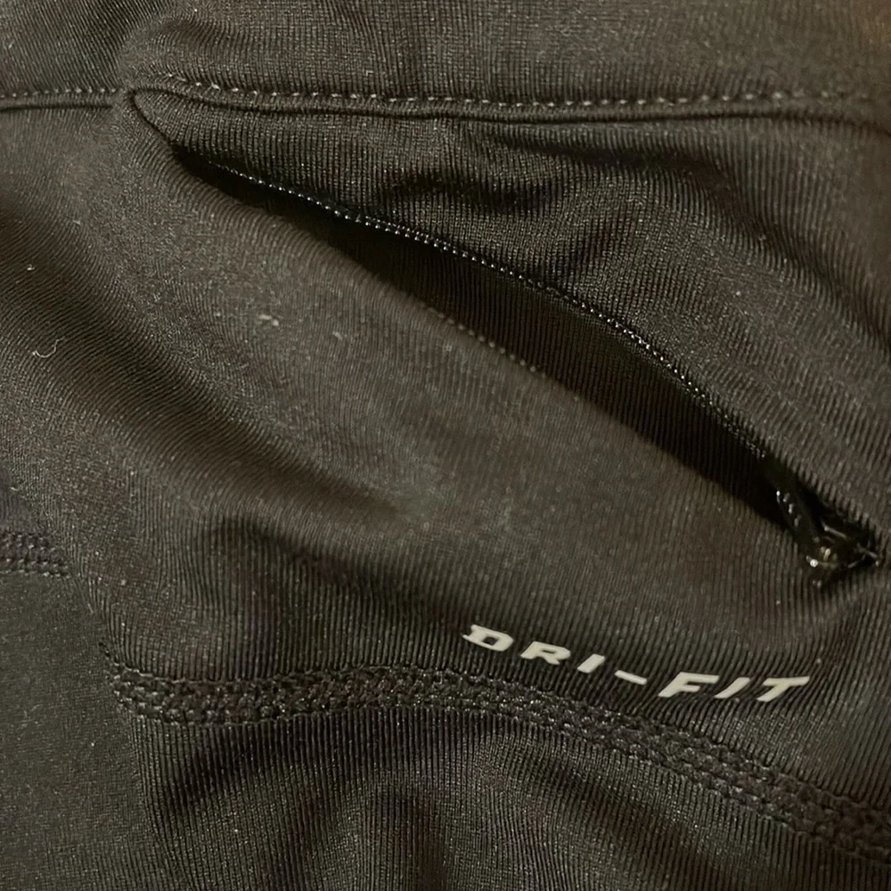 Nike black dri